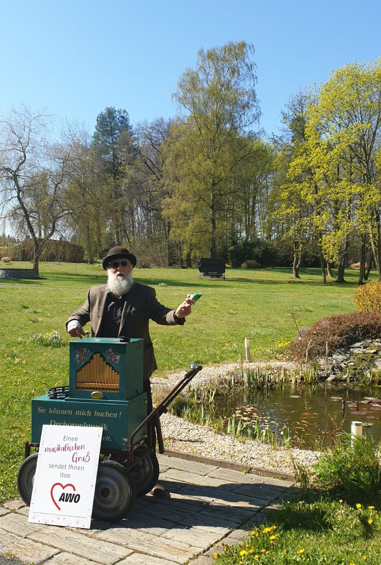 ... im Park des AWO Pflegeheims "Am Birkenwäldchen" Zeulenroda